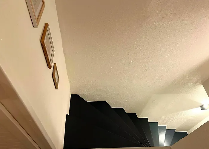 Gemuetliche 3 Zi & Garage Messe Lejlighed